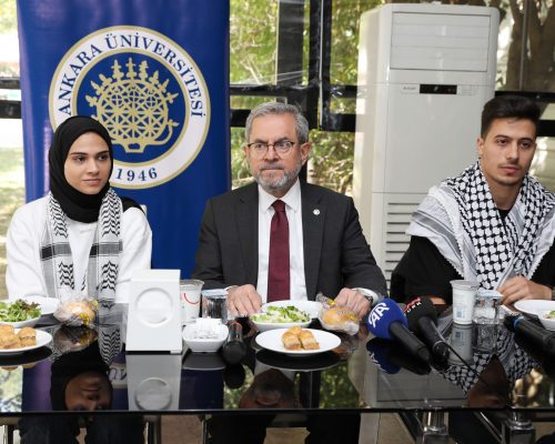 Rektör Ünüvar, Ankara Üniversitesinde Öğrenim Gören Filistinli Öğrencilerle Buluştu